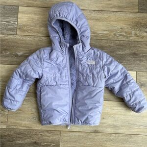 North Face toddler girl coat with faux fur lining. Size 2t.
